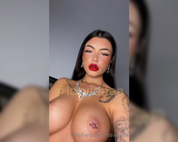 Diana Harlamova aka latviaaaa Findom - 01-08-2021 OnlyFans Video - close up