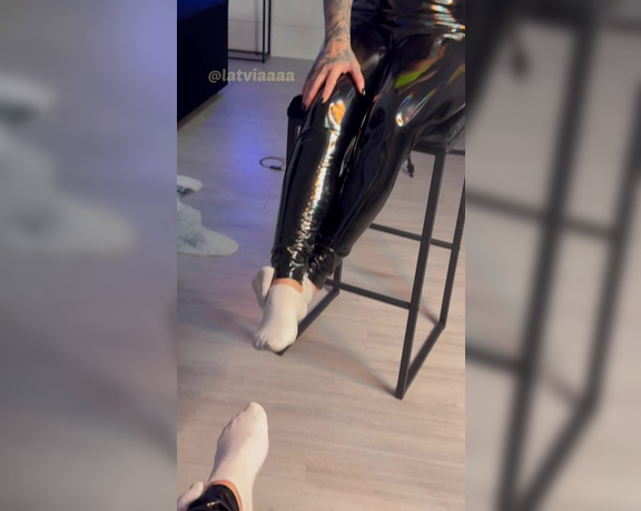 Diana Harlamova aka latviaaaa Findom - 08-21-2024 OnlyFans Video - who likes shiny leggings