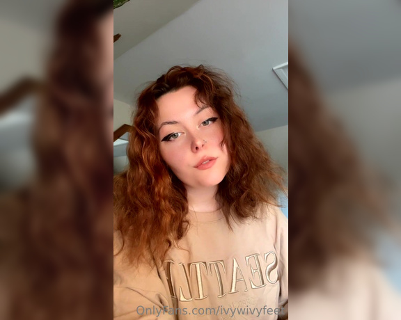 Ivy Aspen aka theivyaspen Findom - 10-21-2022 OnlyFans Video - Teasing you with my socks