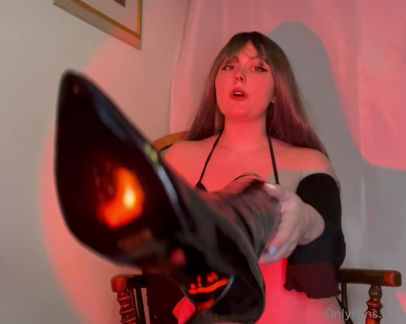 Ivy Aspen aka theivyaspen Findom - 12-04-2022 OnlyFans Video - 2 minute custom clip for worshipping my knee high pvc boots, certain to make anyone with