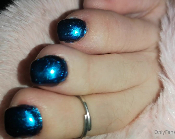 KTP aka keepthemprettyx Foot Fetish - 12-27-2020 OnlyFans Video - First look at my new pedi What do ya think Also can you see my new