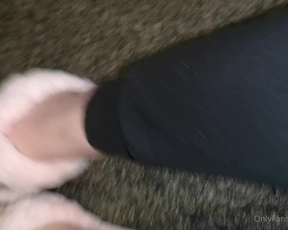 KTP aka keepthemprettyx Foot Fetish - 12-27-2020 OnlyFans Video - First look at my new pedi What do ya think Also can you see my new