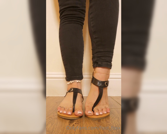 KTP aka keepthemprettyx Foot Fetish - 10-16-2020 OnlyFans Video - 360 view of French pedi, black sandals and lots of toe rings  watch me tease