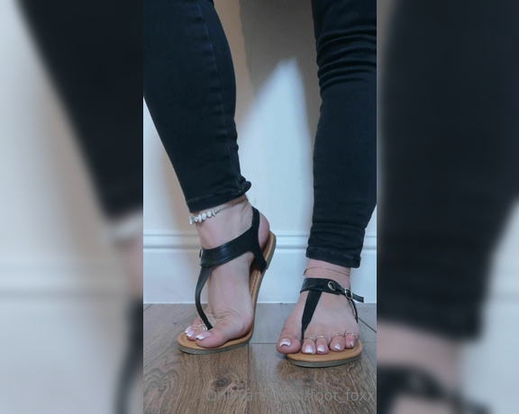 KTP aka keepthemprettyx Foot Fetish - 10-16-2020 OnlyFans Video - 360 view of French pedi, black sandals and lots of toe rings  watch me tease