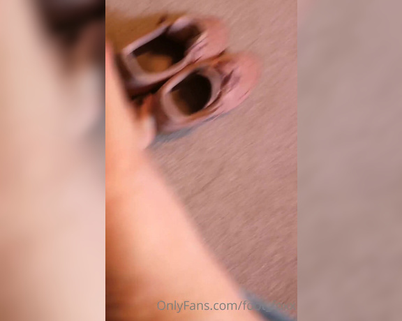 KTP aka keepthemprettyx Foot Fetish - 11-02-2020 OnlyFans Video - Taking off my AF1s after wearing for hours with no socks