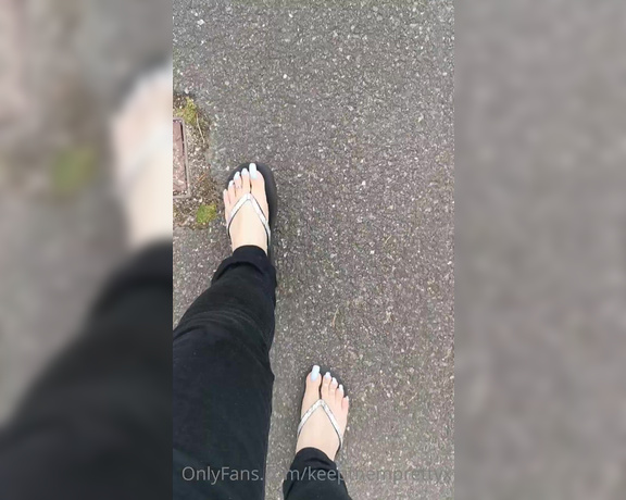 KTP aka keepthemprettyx Foot Fetish - 06-09-2022 OnlyFans Video - Todays installment of walking the dog Im looking after atm, shall I do one of these