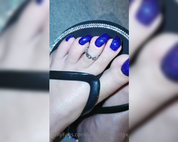 KTP aka keepthemprettyx Foot Fetish - 07-03-2022 OnlyFans Video - Some very quick snaps of my new pedi Im actually OBSESSED