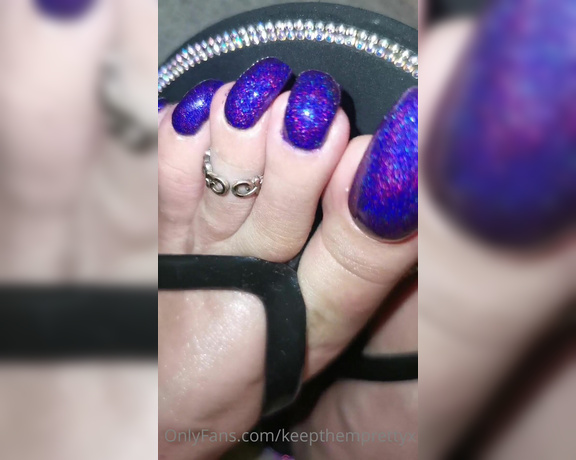 KTP aka keepthemprettyx Foot Fetish - 07-03-2022 OnlyFans Video - Some very quick snaps of my new pedi Im actually OBSESSED