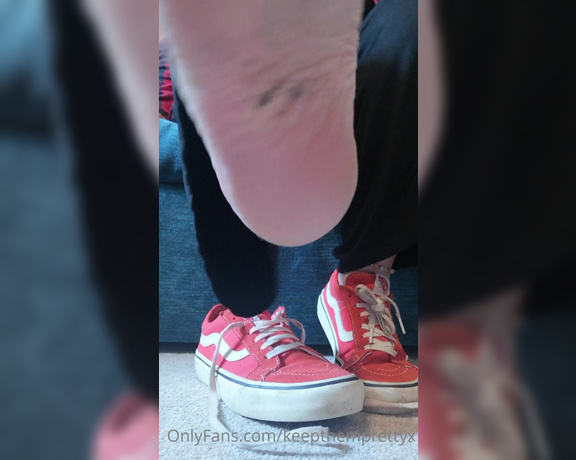 KTP aka keepthemprettyx Foot Fetish - 06-26-2021 OnlyFans Video - Ive been wearing these vans all day without socks  they make my feet so soft