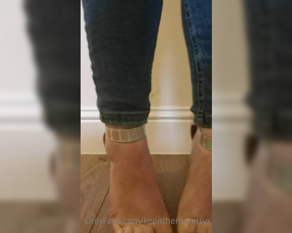 KTP aka keepthemprettyx Foot Fetish - 07-10-2021 OnlyFans Video - Just a bunch of video clips Ive taken of my pedis