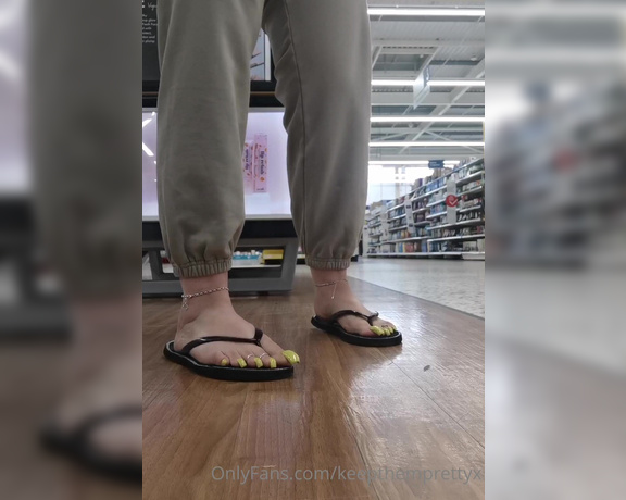 KTP aka keepthemprettyx Foot Fetish - 06-22-2022 OnlyFans Video - Sorry its such a short clip I wanted to show off my babies while waiting for