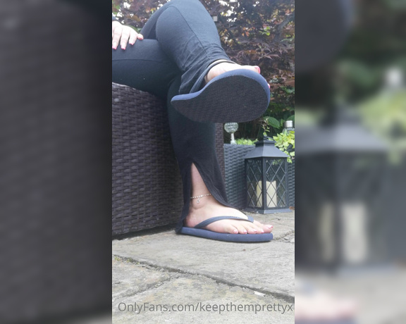 KTP aka keepthemprettyx Foot Fetish - 09-04-2021 OnlyFans Video - Flip flop play  I imagine me noticing you watching my feet so I start to