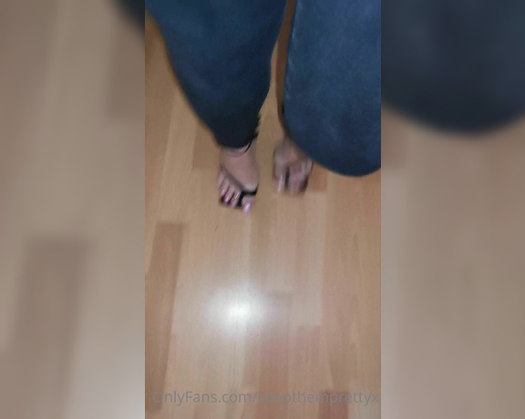 KTP aka keepthemprettyx Foot Fetish - 01-21-2023 OnlyFans Video - Heels in motion