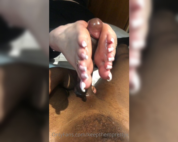 KTP aka keepthemprettyx Foot Fetish - 04-21-2022 OnlyFans Video - Reverse FJ is my absolute favourite position, I get so relaxed and could spend so long