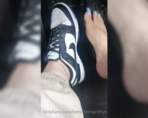 KTP aka keepthemprettyx Foot Fetish - 06-07-2022 OnlyFans Video - Car scenes, wanna sniff and lick them