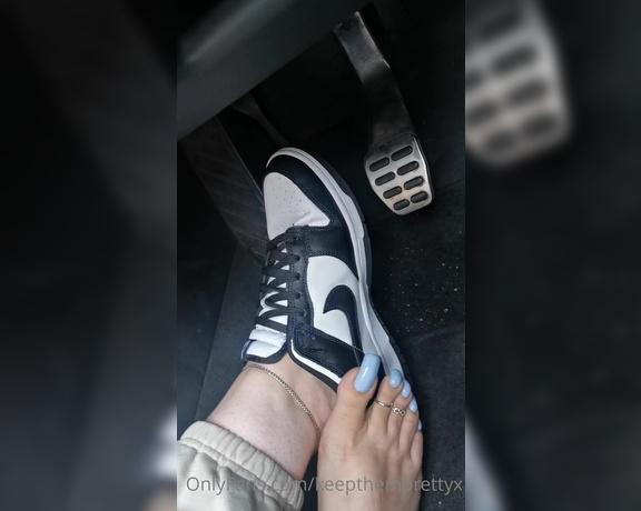 KTP aka keepthemprettyx Foot Fetish - 06-07-2022 OnlyFans Video - Car scenes, wanna sniff and lick them