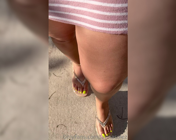 LatinaSolez aka latinasolez Foot Fetish - 03-14-2023 OnlyFans Video - Walk with me to your happy place in the back seat of my ride  unedited