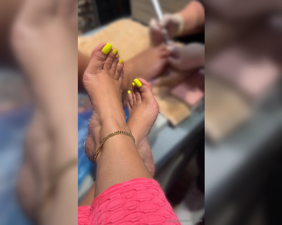 LatinaSolez aka latinasolez Foot Fetish - 12-05-2023 OnlyFans Video - Took my daughter for her pedi