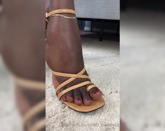 Letisweeetz aka leti_sweeetz Nulons - 06-06-2023 OnlyFans Video - Open wide and suck on my yummy toes and heels