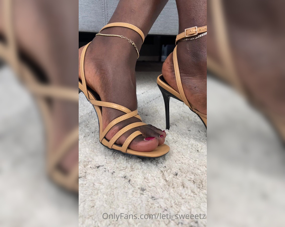 Letisweeetz aka leti_sweeetz Nulons - 06-06-2023 OnlyFans Video - Open wide and suck on my yummy toes and heels