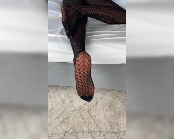 Letisweeetz aka leti_sweeetz Nulons - 05-05-2023 OnlyFans Video - Something to spice up your Friday  I also got a new Pedi today check last