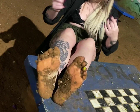 Luxury Fetish Dolls Brazil aka luxuryfetishdollsbrazil Foot Fetish - 09-12-2021 OnlyFans Video - Hello Kitty dirty feet