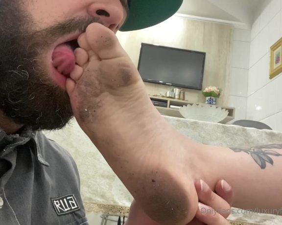 Luxury Fetish Dolls Brazil aka luxuryfetishdollsbrazil Foot Fetish - 06-27-2021 OnlyFans Video - Hello kitty dirty feet in the kitchen