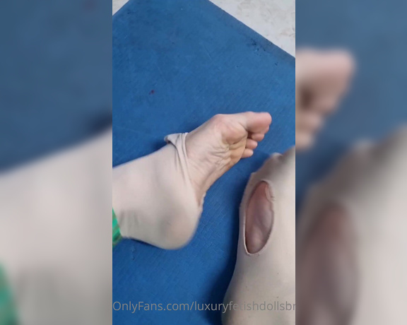 Luxury Fetish Dolls Brazil aka luxuryfetishdollsbrazil Foot Fetish - 08-23-2023 OnlyFans Video - Depois do ballet muito chulé Quem quer cheirar Comenta aí