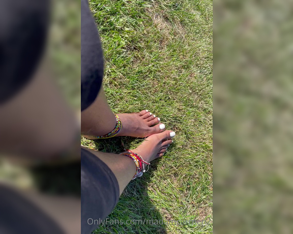 MadamCarmen aka madamcarmen2 Femdom - 07-15-2022 OnlyFans Video - Giving my feet some sun