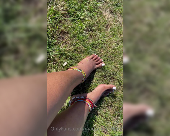 MadamCarmen aka madamcarmen2 Femdom - 07-15-2022 OnlyFans Video - Giving my feet some sun