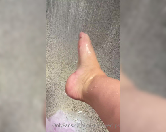 Mistress Eclipse aka mistresseeclips Femdom - 07-11-2022 OnlyFans Video - Pretty feet in the shower