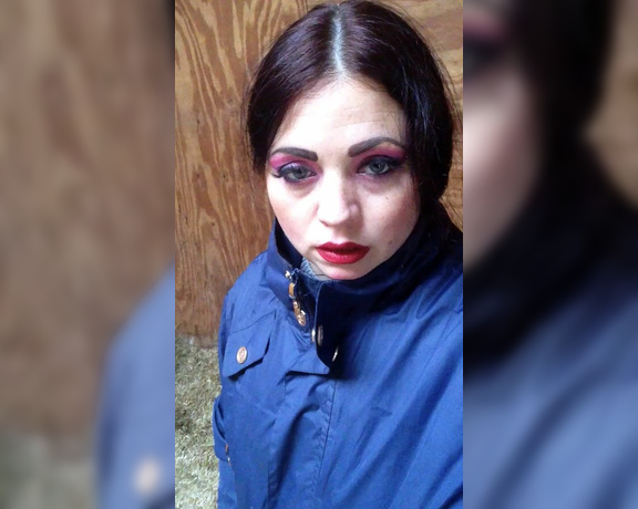 Mistress Eclipse aka mistresseeclips Femdom - 12-09-2017 OnlyFans Video - Its cold at the stables this morning