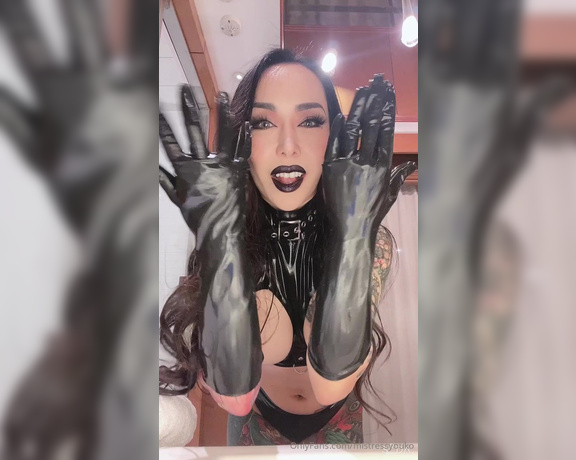 Mistress Youko aka mistressyouko Findom - 03-06-2024 OnlyFans Video - The way these shiny black latex gloves glisten under the light will leave you breathless