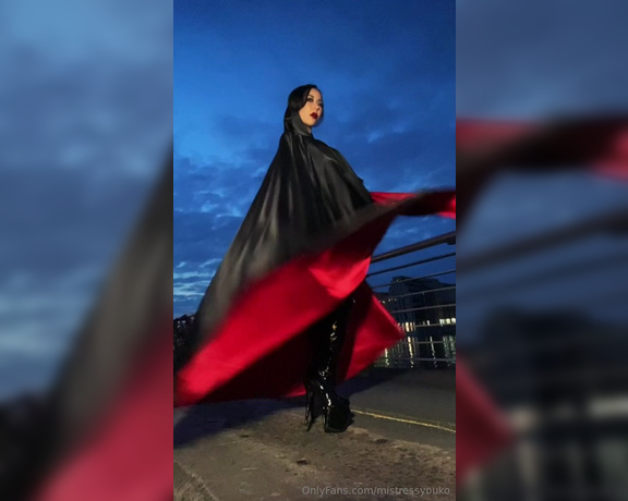 Mistress Youko aka mistressyouko Findom - 05-19-2024 OnlyFans Video - Im traveling with my redblack cape this time