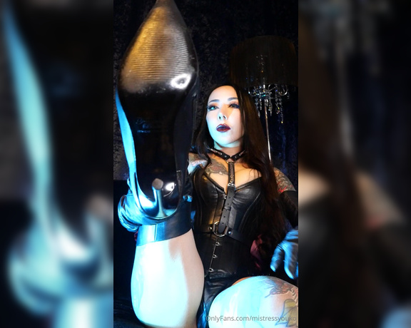 Mistress Youko aka mistressyouko Findom - 11-02-2024 OnlyFans Video - Get on your knees, its time to worship My leather boots