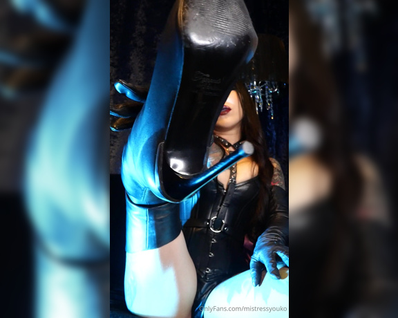 Mistress Youko aka mistressyouko Findom - 11-02-2024 OnlyFans Video - Get on your knees, its time to worship My leather boots