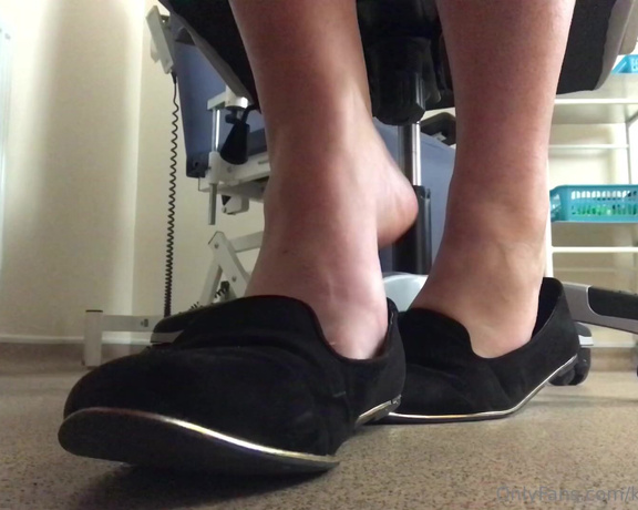 NurseKatiesFeet aka katiesdungeon Foot Fetish - 07-30-2023 OnlyFans Video - A little clip taken from a custom vid _ shared with the buyers consent but with