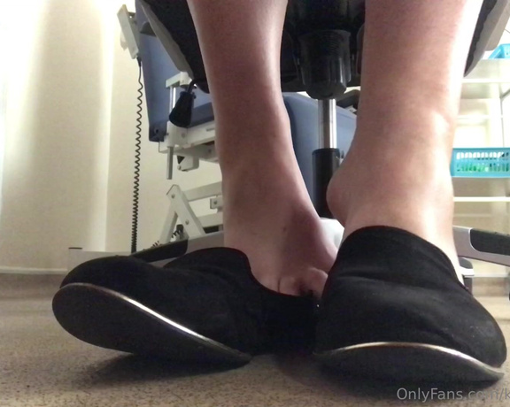 NurseKatiesFeet aka katiesdungeon Foot Fetish - 07-30-2023 OnlyFans Video - A little clip taken from a custom vid _ shared with the buyers consent but with