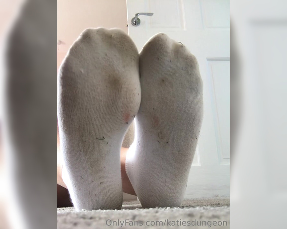 NurseKatiesFeet aka katiesdungeon Foot Fetish - 06-04-2023 OnlyFans Video - Hot, sweaty, dirty socks