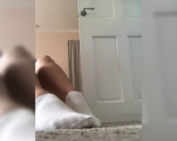 NurseKatiesFeet aka katiesdungeon Foot Fetish - 06-04-2023 OnlyFans Video - Hot, sweaty, dirty socks