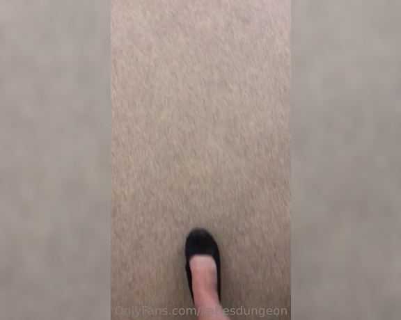 NurseKatiesFeet aka katiesdungeon Foot Fetish - 06-14-2023 OnlyFans Video - Take a walk with me in my work shoes