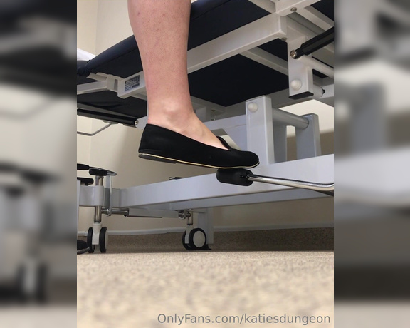 NurseKatiesFeet aka katiesdungeon Foot Fetish - 07-04-2023 OnlyFans Video - Pump, pump, pump