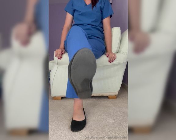 NurseKatiesFeet aka katiesdungeon Foot Fetish - 09-07-2024 OnlyFans Video - Bet you wish you could smell these  work flats on their way to their new