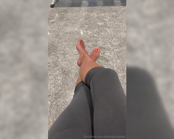 NurseKatiesFeet aka katiesdungeon Foot Fetish - 10-21-2024 OnlyFans Video - Cant resist airport photos  I love taking pics in public, it makes me feel naughty