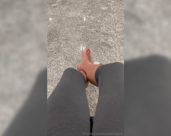 NurseKatiesFeet aka katiesdungeon Foot Fetish - 10-21-2024 OnlyFans Video - Cant resist airport photos  I love taking pics in public, it makes me feel naughty