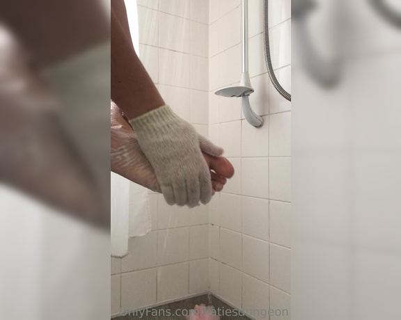 NurseKatiesFeet aka katiesdungeon Foot Fetish - 06-30-2023 OnlyFans Video - Friday nights are self care nights  Scrubbed and moisturised for silky smooth skin