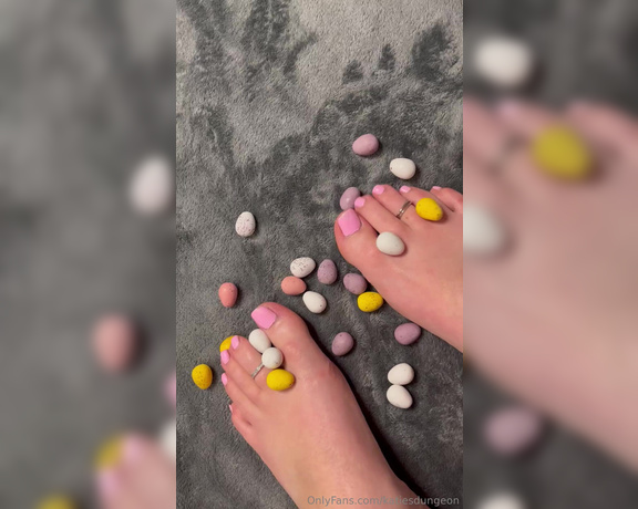 NurseKatiesFeet aka katiesdungeon Foot Fetish - 03-29-2024 OnlyFans Video - From now on, Ill be accepting mini eggs as one of my payment methods