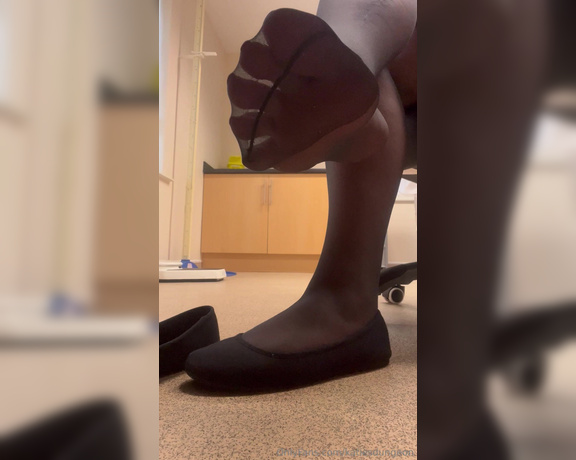 NurseKatiesFeet aka katiesdungeon Foot Fetish - 09-17-2024 OnlyFans Video - Good evening tights lovers