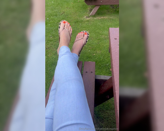 NurseKatiesFeet aka katiesdungeon Foot Fetish - 09-29-2024 OnlyFans Video - New flip flops  Im on holiday next week