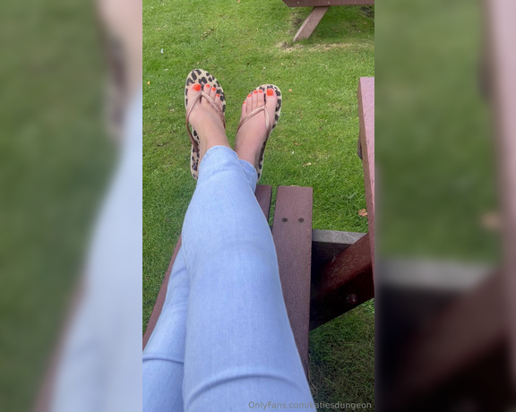 NurseKatiesFeet aka katiesdungeon Foot Fetish - 09-29-2024 OnlyFans Video - New flip flops  Im on holiday next week